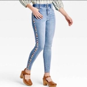 Knox Rose Side Embroidery Light Blue Jeans